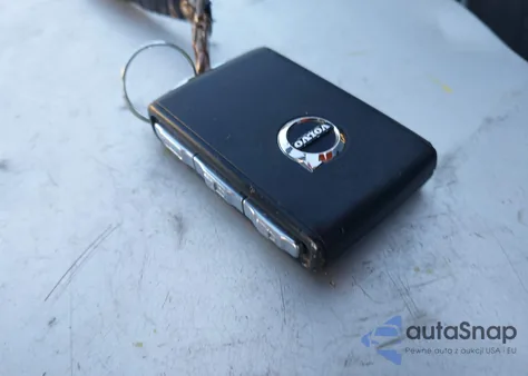 2021 Volvo Xc90 T6 Momentum 7 Passenger z USA, uszkodzony, nr VIN YV4A22PK1M1723662